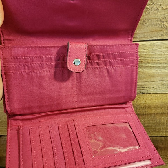 Pink Wallet - Picture 2 of 3